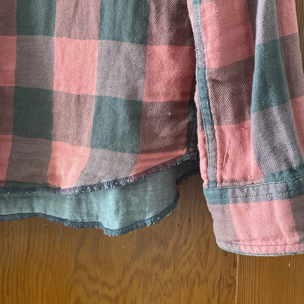 Faherty Reversible Button Down. Women’s Small. Pl… - image 4